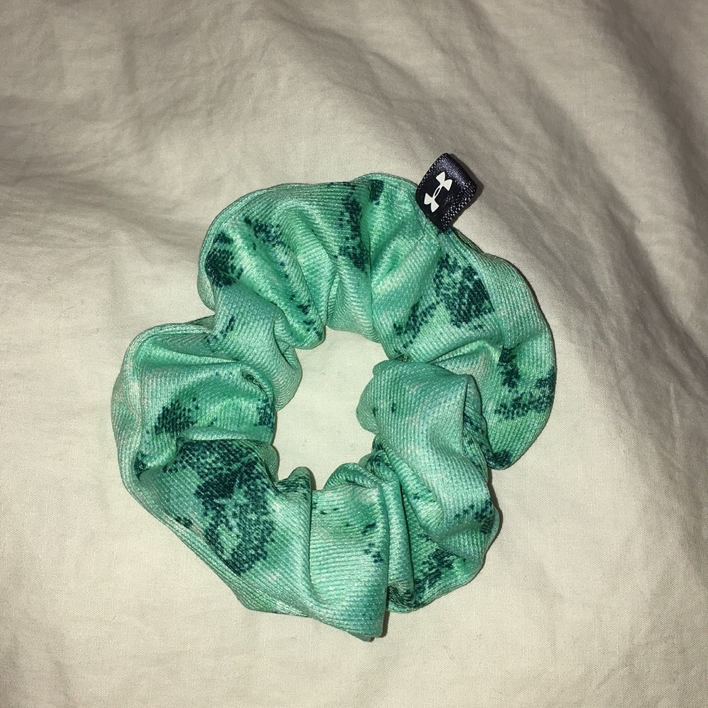 under armor scrunchie